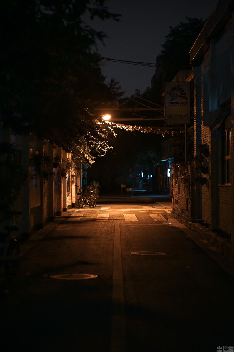 空无一人的街道图片 孤独冷清的夜晚街道图片(图2)